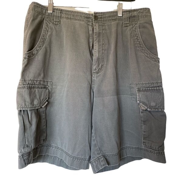 Mens Green/Gray Cargo Shorts   - Picture 1 of 5